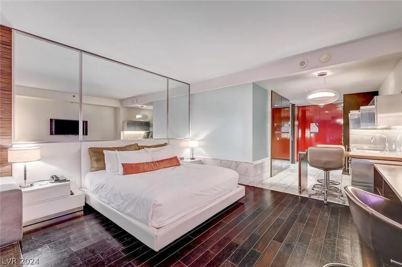 Palms Studio Strip View & Balcony Access 36316 Las Vegas
